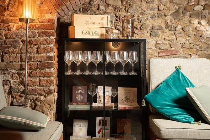 1-Hour Guided Tuscan Wine Tasting in Florence - Three guided wines, then one extra
