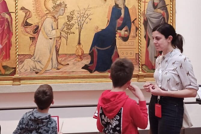 2 Hour Private Guided Tour: Uffizi Galleries for Families - The play kit gives children a job