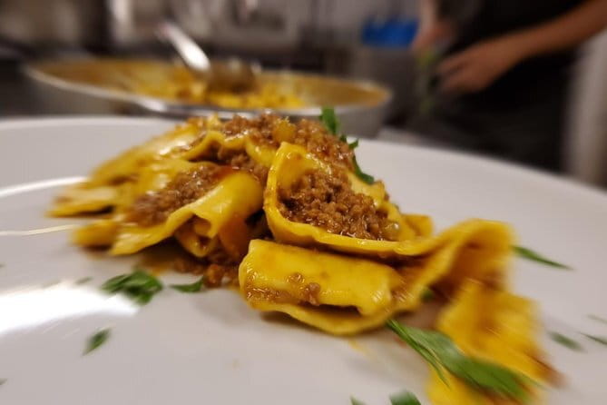 4 - Courses Dinner Interactive Cooking Lesson In Florence - Timing, meeting point, and practical details