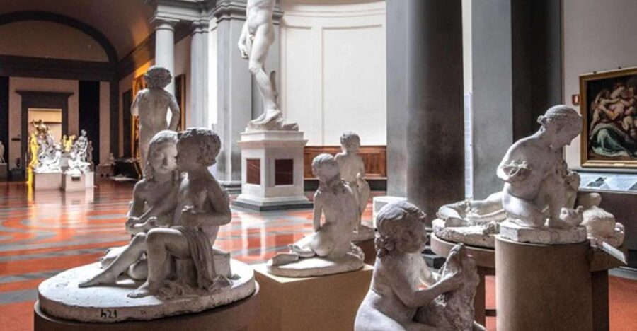 Accademia and Uffizi Skip-the-Line Tickets with Audioguide - The midday Tuscan lunch option