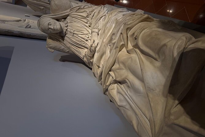 Accademia Gallery: Elite Tour with Expert Guide - Medieval gold-ground paintings beyond the headline