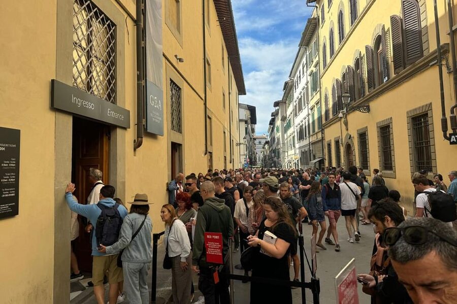 Accademia Gallery Priority Entry Ticket with e-Book - What the $38 ticket really buys you