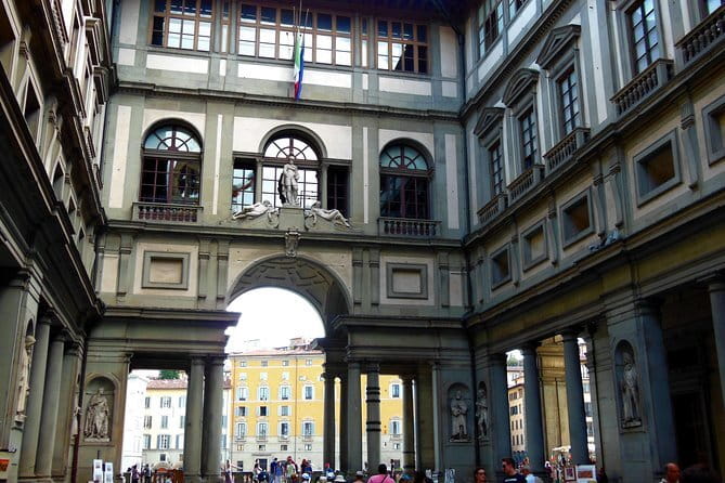 Accademia & Uffizi: Entry tickets & self-guided visit app - The Uffizi rewards a focused plan