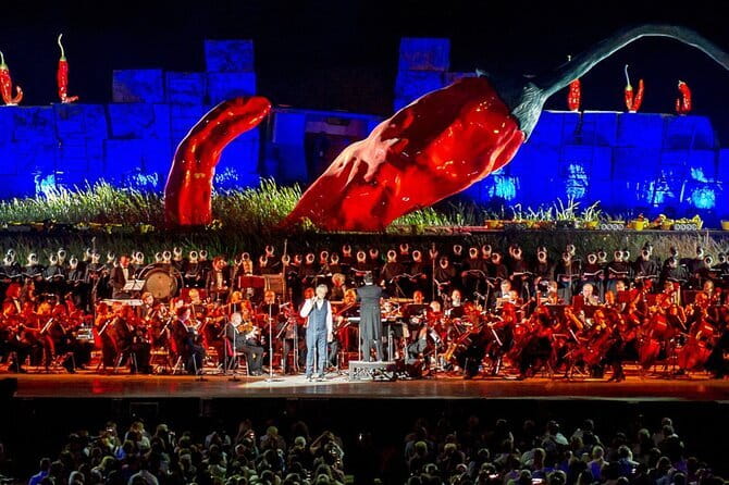 Andrea Bocelli concert LAJATICO Limousine Service from Florence - Getting out after the final song