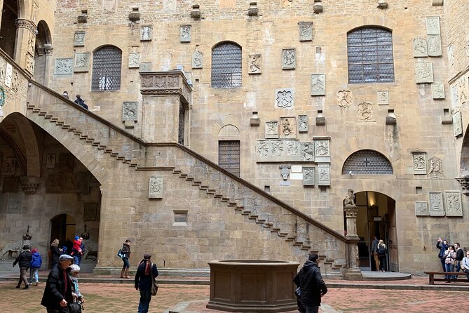 BARGELLO Private Tour in Florence - What the private format changes