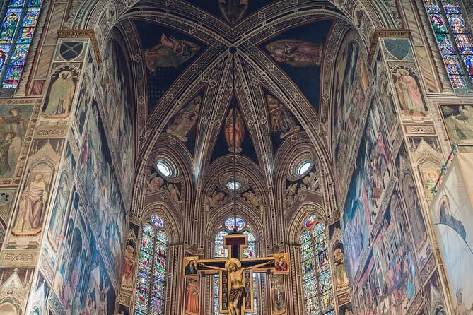Basilica of Santa Croce: Where Legends Rest in Florence - Donatello’s crucifix and Brunelleschi’s Pazzi Chapel