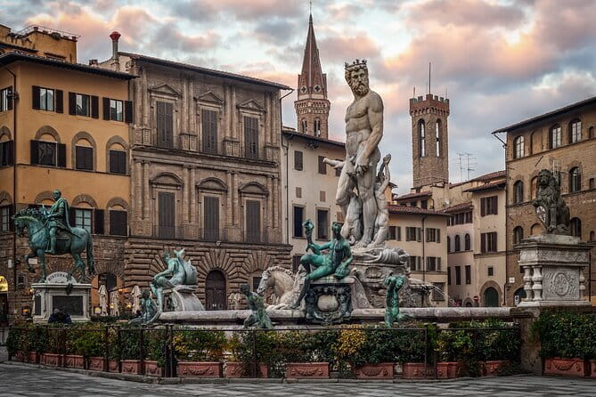 Best of Florence Tour for Kids & Families - Piazza della Signoria and Palazzo Vecchio
