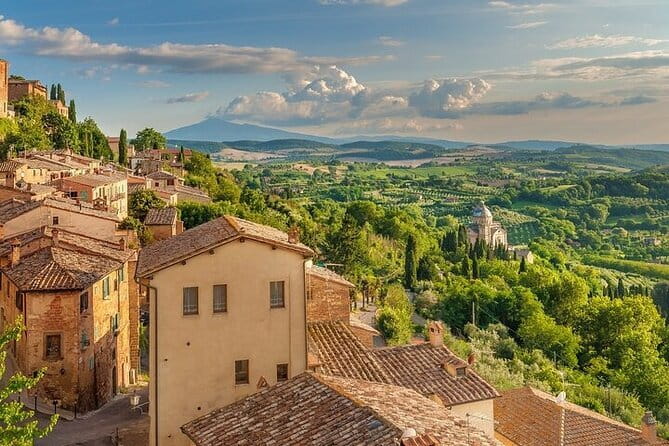 Best of Tuscany: Siena, San Gimignano & Winery Tour with Lunch - Eating and tasting at the family-run winery