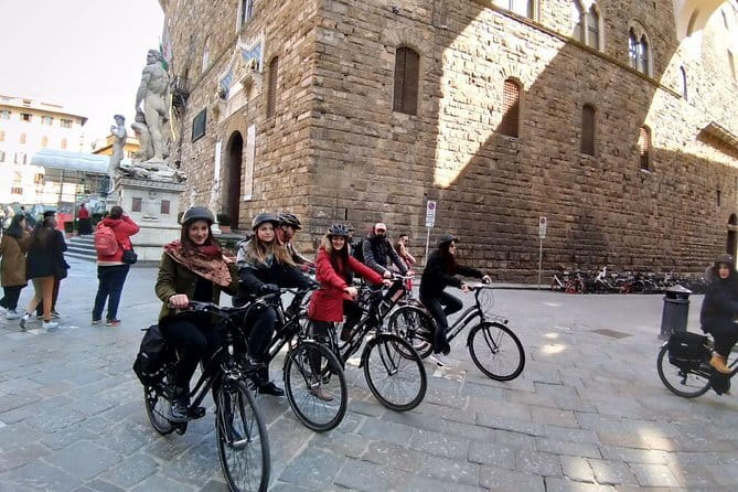 Bike Tour of Florence with Piazzale Michelangelo - Small details near Finestra delle Belle Donne
