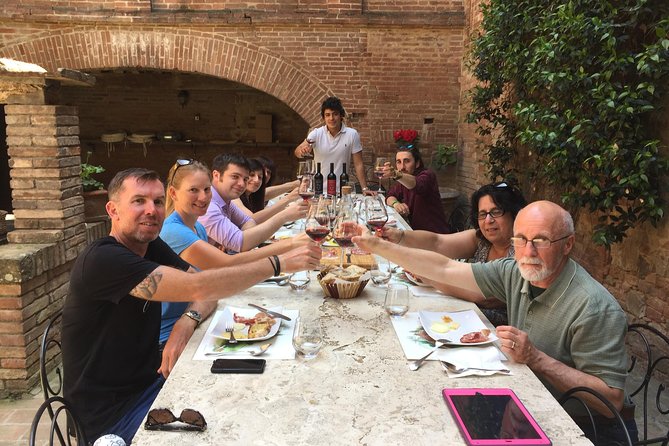 Brunello di Montalcino, small biodynamic wineries - The practical side of an eight-hour day