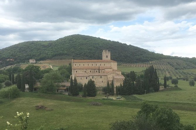 Brunello E-Bike Tour - Learning how the vineyard makes its wine