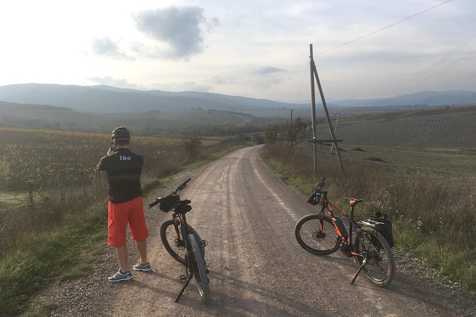 Brunello E-Bike Tour - Who should book this Montalcino e-bike tour?