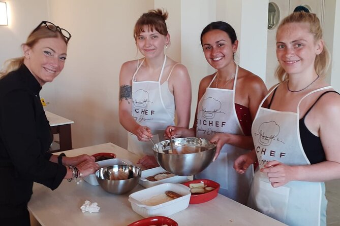 Chianti - Pizza and Tiramisu Course for Only Small Groups - Sitting down to eat what you made