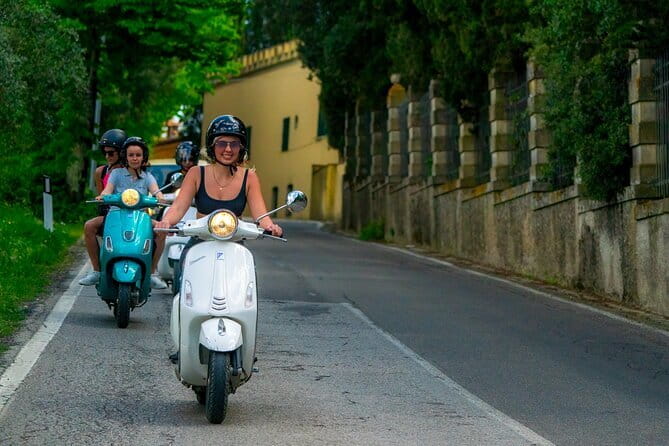 Chianti Vespa Tour with Lunch from Florence & E-car Option - Choosing between a Vespa and a Topolino