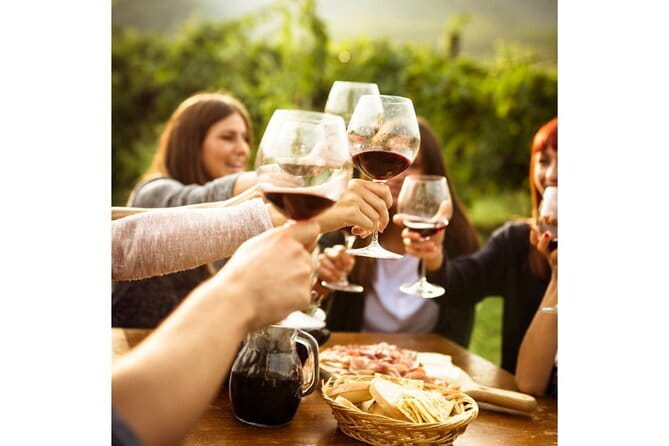 Chianti Wine Tour from Florence to San Gimignano with 2 Wineries - San Gimignano brings the medieval Tuscany you came to see