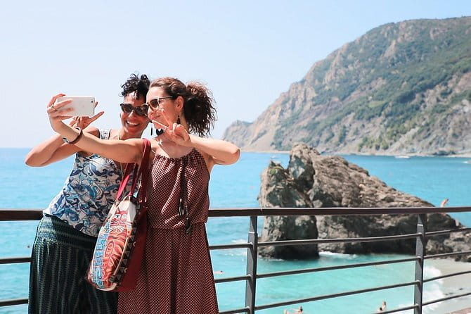 Cinque Terre Day Trip from Florence: Guided Round-Trip Bus - Moving between villages by train or boat