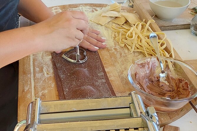 Cooking Class on a Family Farm in Chianti with Lunch - Building a full Tuscan meal