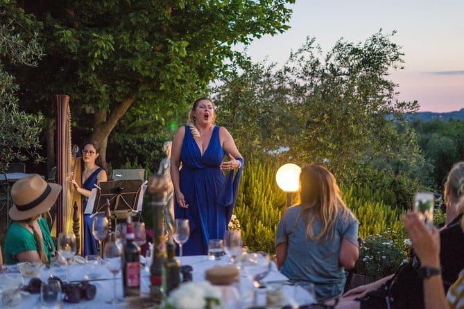 Cooking, Dinner & Live Opera in the countryside - Tasting the family’s olive oil