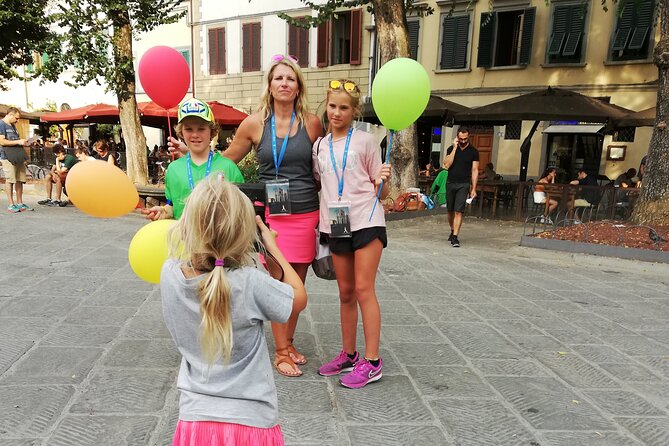 Create Polaroid Memories in Florence: Tour For Families with kids - Framing the Duomo from outside