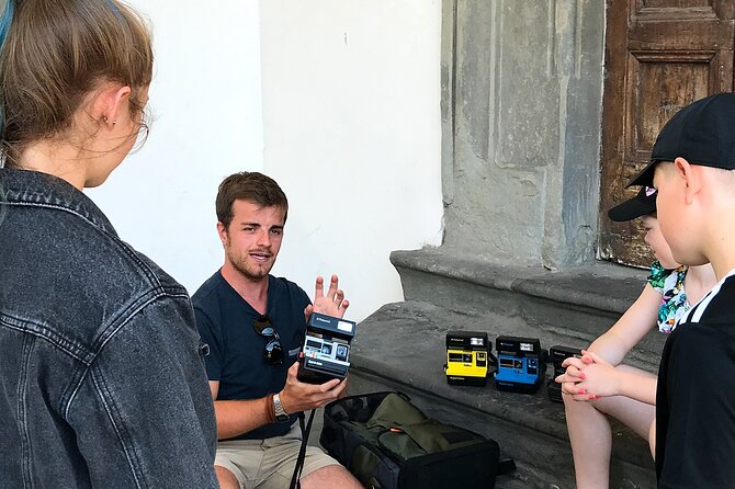 Create Polaroid Memories in Florence: Tour For Families with kids - Ponte Vecchio and the move to Oltrarno