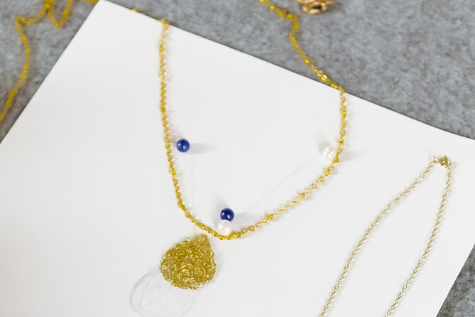 Create your own Jewellery in Florence - Learning the wire-knitting method step by step