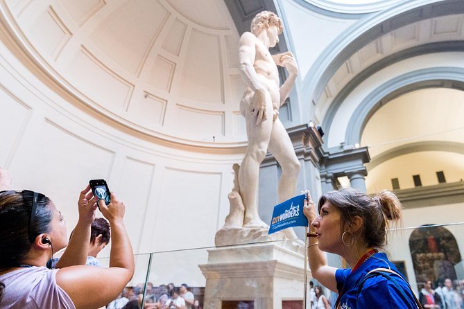 David & Accademia Guided Tour with Time Entry Ticket - Ponte Vecchio and the city center