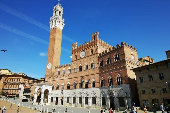 David & Duomo: Accademia & Skip the Line Exclusive Dome Access - Entering Santa Maria del Fiore