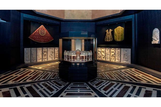 Duomo Square Tour in Florence - Entering the Baptistery through the Gates of Paradise
