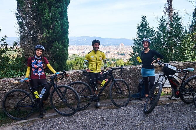 E-bike Chianti Classico & Tuscany tour with Wine & Lunch at Farm - What the small group changes
