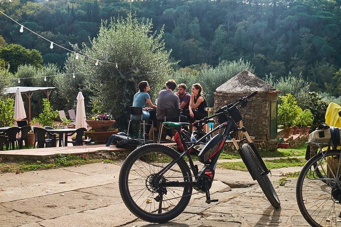 E-bike Tuscany and Chianti Self-Guided Tour with Vineyard Visit - Following the GPS route without a guide