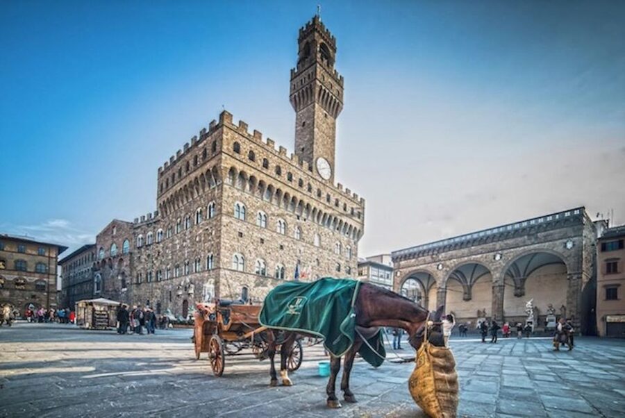 Essential Florence Walking Tour to discover its history - Piazza della Repubblica and Florence’s Roman roots
