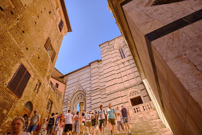 Exclusive Siena and San Gimignano Tour & Chianti Wine Experience - Siena and the politics of Piazza del Campo