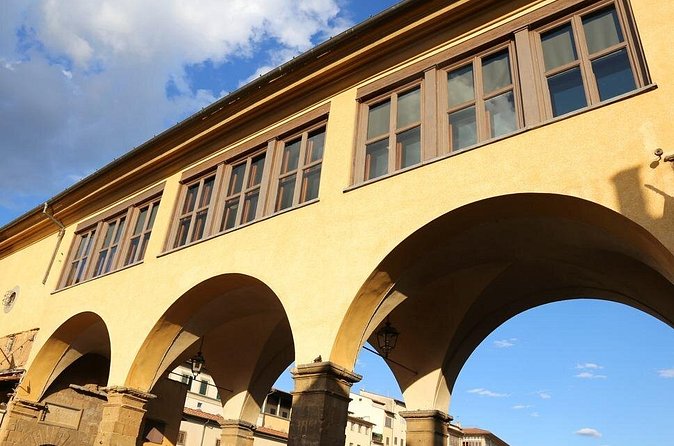 Exclusive Uffizi Gallery and Vasari Corridor Small Group Tour - Timing, identification, and the details that can affect your day