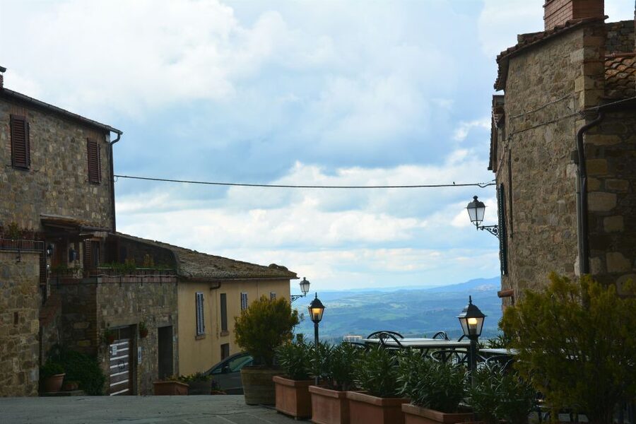 Exclusive Val d’Orcia Full-Day Wine Tour from Florence - Who should book this Val d’Orcia day?