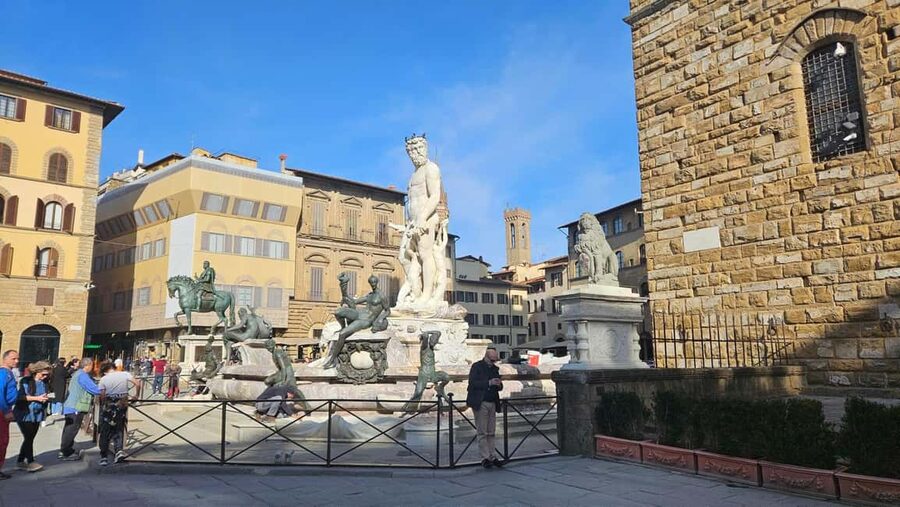 Express Florence and Medici Chapel and Michelangelo Tour - San Lorenzo and the Medici Chapel option