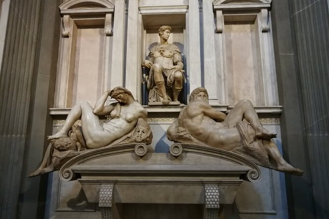 Florence: 1.5 hour Medici Chapels monolingual small-group guided tour - Key points to know before booking