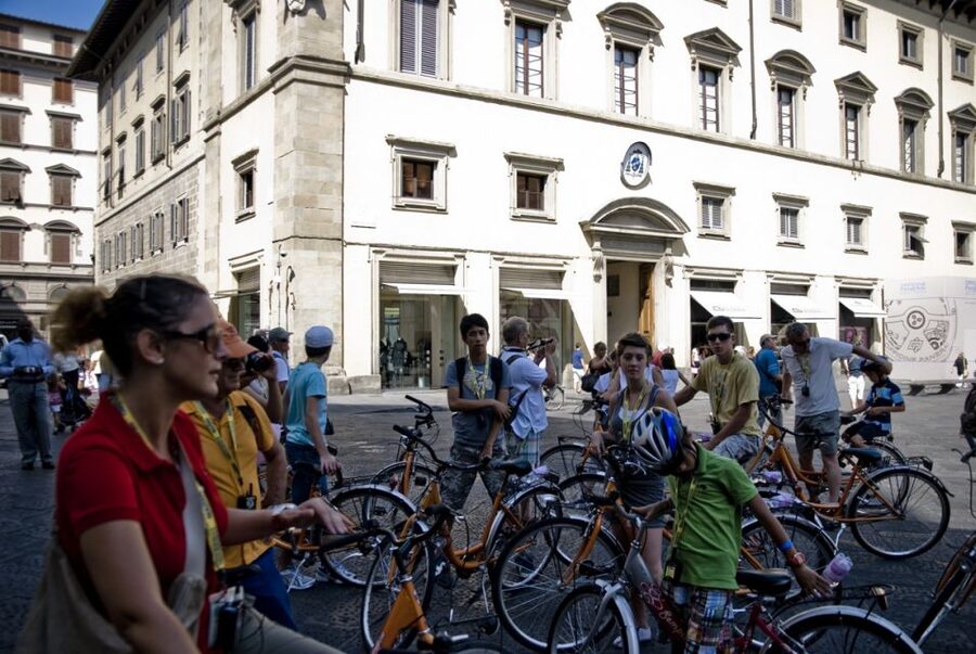 Florence: 2.5 hour Audio Guided Bike Tour led by Tour Leader - The Medici quarter and Florence’s religious heart