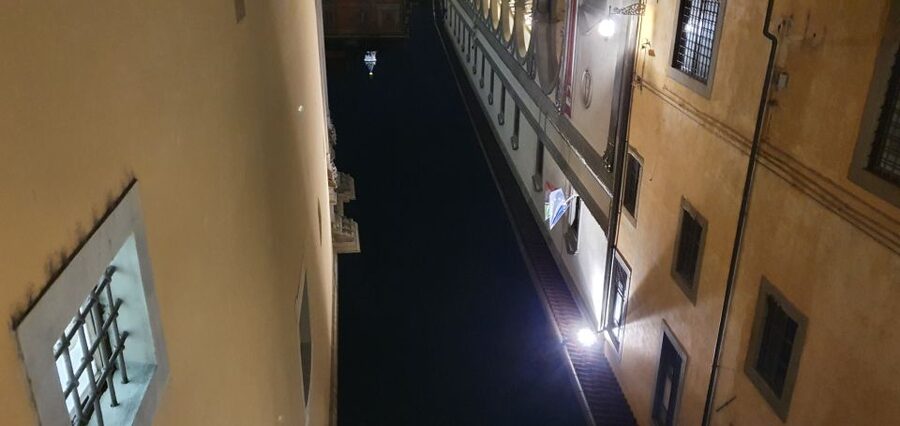 Florence: 2-Hour Esoteric Guided Walking Tour - Florence after dark, even in daylight