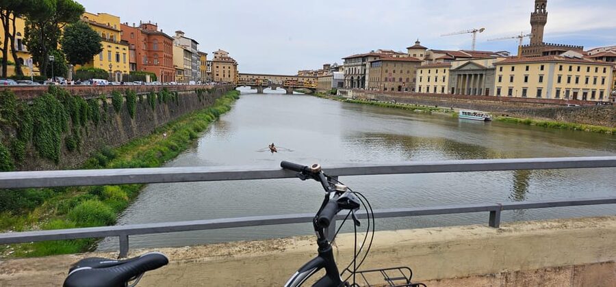Florence: 2-Hour Guided Bike Tour - Ponte Vecchio and the river views