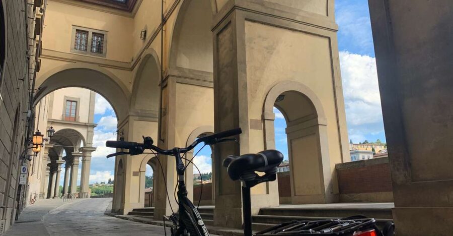Florence: 2-Hour Guided Bike Tour - San Lorenzo and the Medici story
