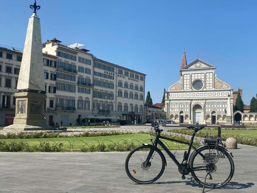 Florence: After Dark small group Bike Tour - Piazza della Repubblica and the city center