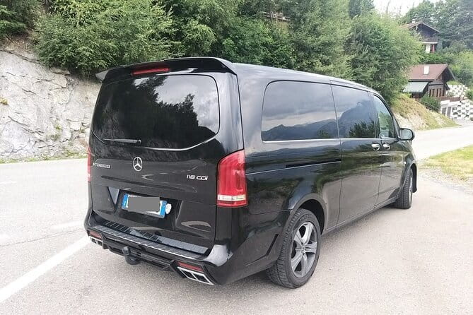 Florence Airport (FLR) to Florence hotels - Arrival Private Transfer - Comfort, luggage, and child-seat details