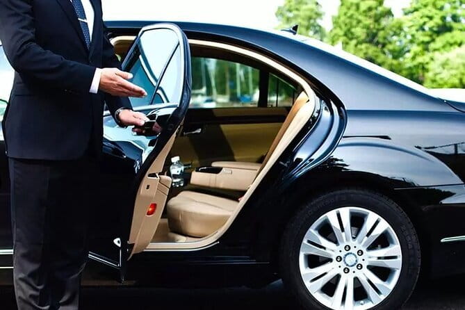 Florence Airport Private Transfer to the City - How the price works for solo visitors and groups
