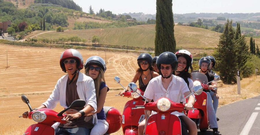 Florence/Badesse: Tuscany Group Vespa Tour with Wine Tasting - The Vespa lesson and driving decision
