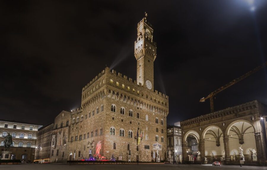 Florence by Night: 2-Hour Walking Tour - Piazza della Signoria and the Uffizi
