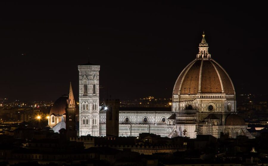 Florence by Night: 2-Hour Walking Tour - What the guide adds to the evening
