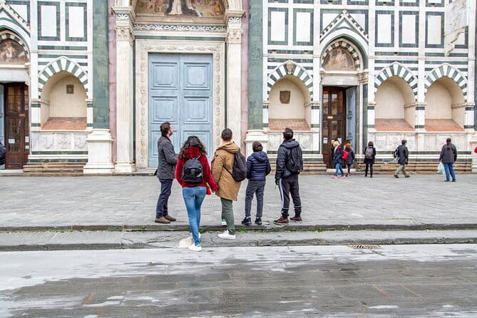 Florence by Night Guided Walking Tour:Duomo Old Bridge & All Must-See Highlights - Santa Croce: a meaningful start at Michelangelo’s church