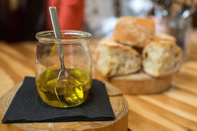 Florence Central Market Food Tour with Eating Europe - What the small group changes