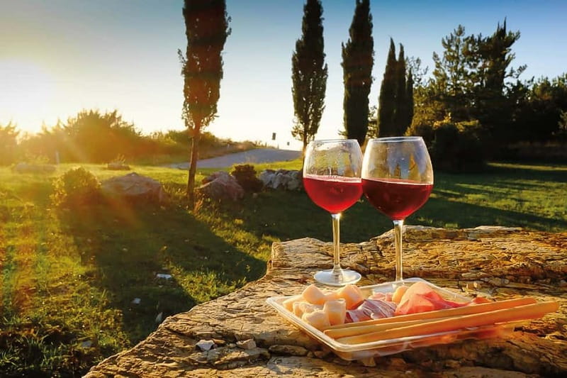 Florence: Chianti Vineyards Tour with Wine Tasting & Dinner - The candlelit dinner among the vines