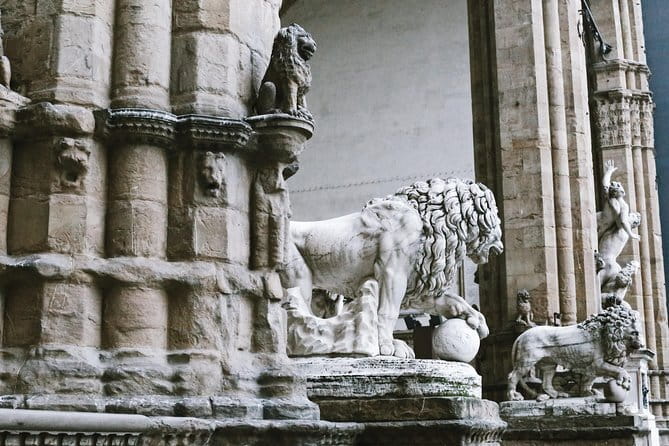 Florence City Center w/ Accademia & David Semi-Private 8ppl Max - Walking Via dei Calzaiuoli into Florence’s public life